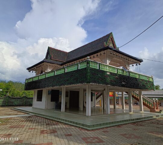 Wat Charok Padang (Wat Botol)(Bottle Temple)