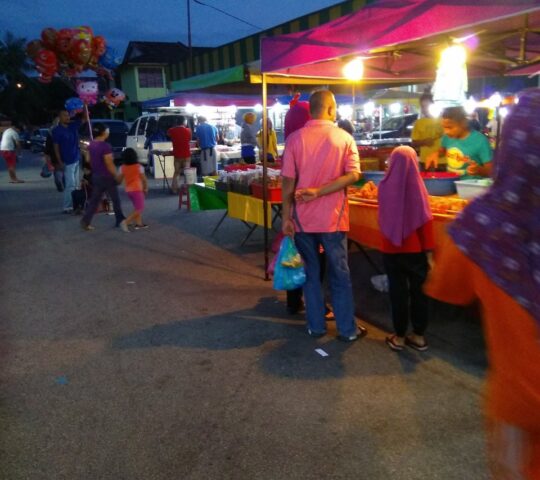 Pasar Malam Taman Tiram