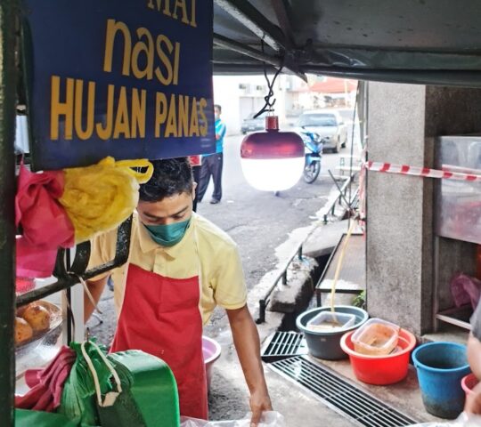 Pak Mat Nasi Hujan Panas