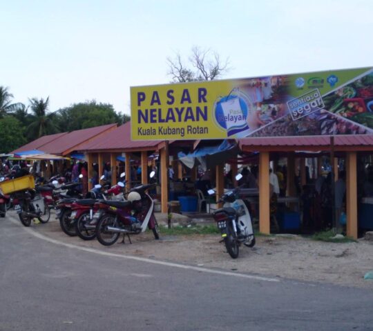 Pasar Nelayan Kubang Rotan