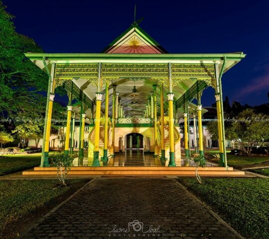 BALAI BESAR (GRAND AUDIENCE HALL)